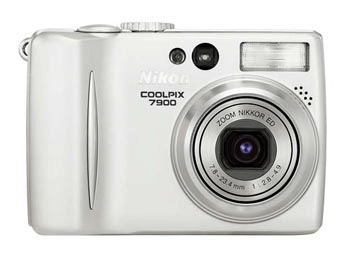 Nikon Coolpix 7900
